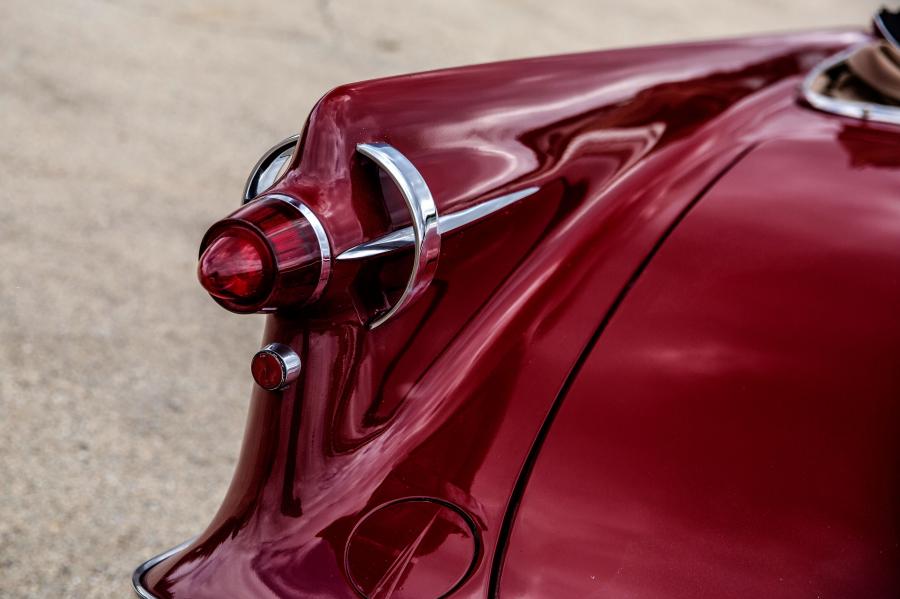 Детали экстерьера Imperial Crown Convertible (LY1-M) 1958 года  (фото 9 из 29)